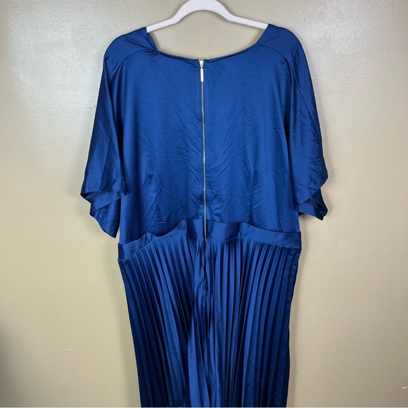 NEW Navy Blue Semi Formal Dress Women's Size 24 - Picture 5 of 9